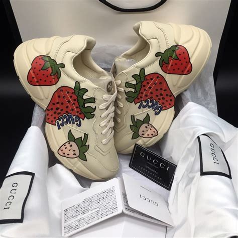 sneakers uomo gucci stroberry|gucci sneakers for men.